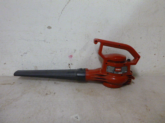 lot 106 image: Toro Leaf Blower