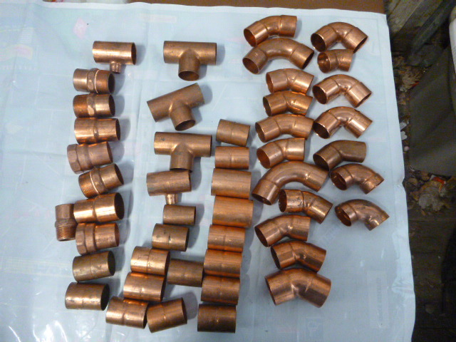 lot 129 image: Miscellaneous Copper Fittings