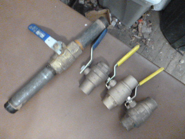 lot 142 image: 4 Brass Valves