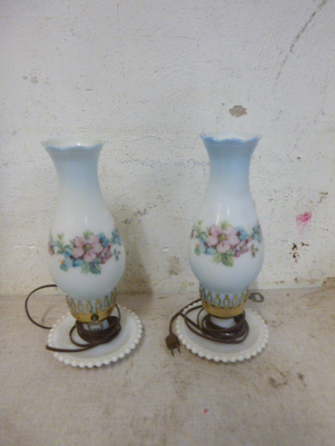 lot 149 image: 2 Electric Oil Lamps