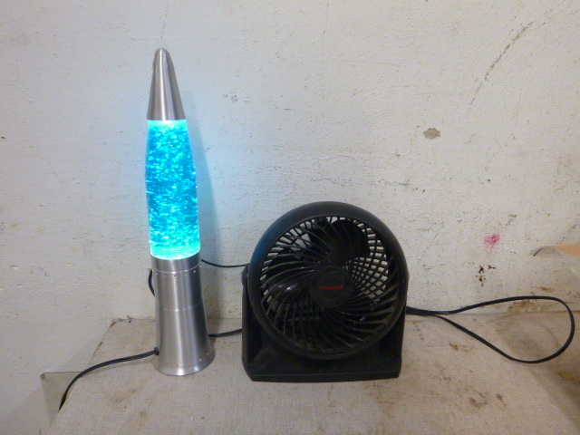 lot 151 image: Fan and Glitter Lamp