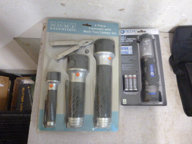 lot 164 image: Home Essentials 4 Piece Flashlight Set