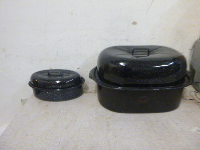 lot 179 image: 2 Blue Enamel Roasting Pans