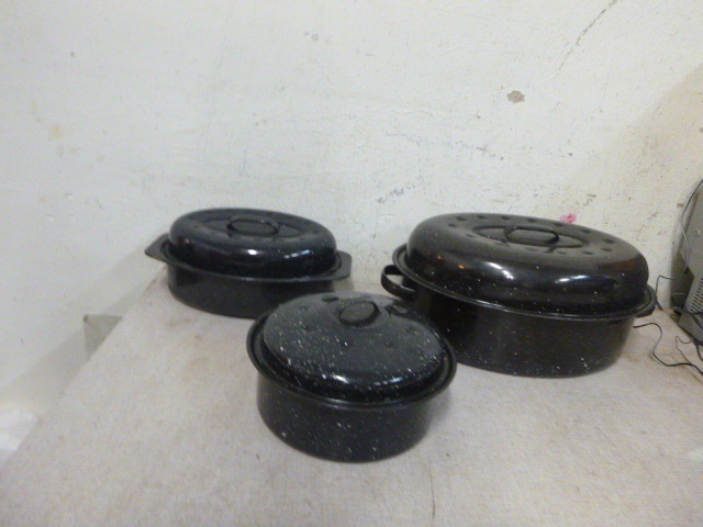 lot 180 image: 3 Blue Enamel Roasting Pans