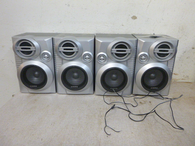 lot 185 image: 4 Audiovox Speakers