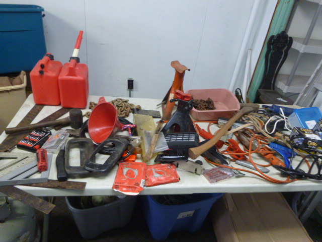 lot 194 image: Miscellaneous Garage Items