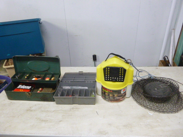 lot 196 image: Fishing Items