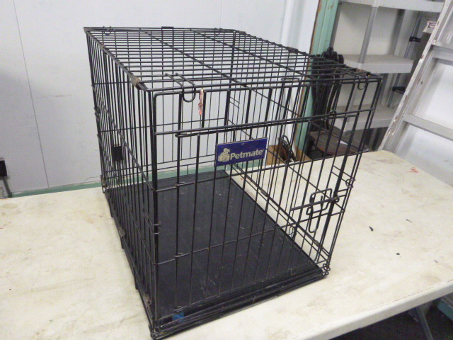 lot 198 image: Petmate Pet Kennel