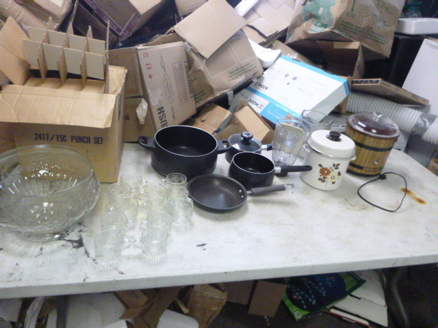 lot 219 image: Miscellaneous Kitchen Items