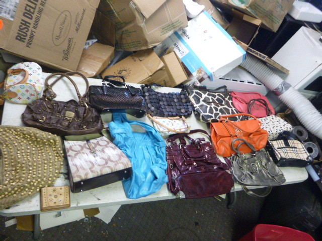 lot 242 image: 15 Purses