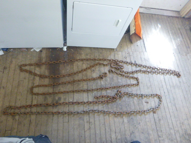 lot 252 image: Chains