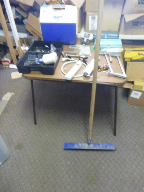 lot 254 image: Miscellaneous Garage Items