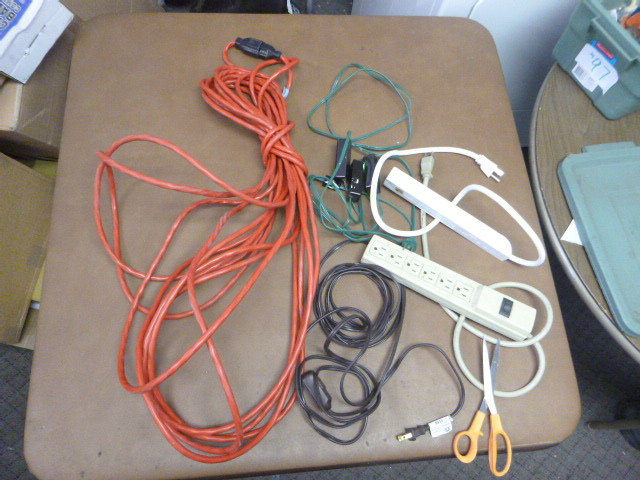 lot 261 image: Electrical Items