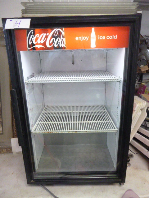 lot 4 image: Coca-Cola cooler