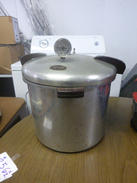 lot 266 image: Presto Pressure Cooker