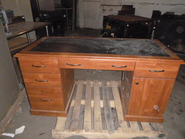 lot 269 image: Desk