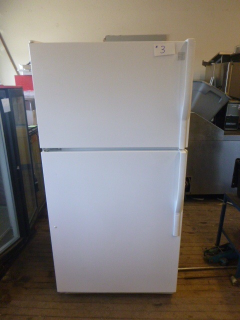 lot 3 image: Kenmore RefrigeratorFreezer