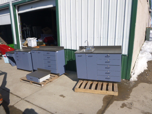 lot 2 image: 4 Cabinets