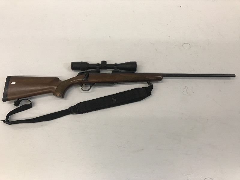 lot 5 image: Browning A-Bolt Hunting Rifle