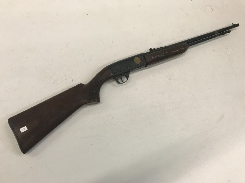 lot 32 image: Daisy Model 26 BB-Gun