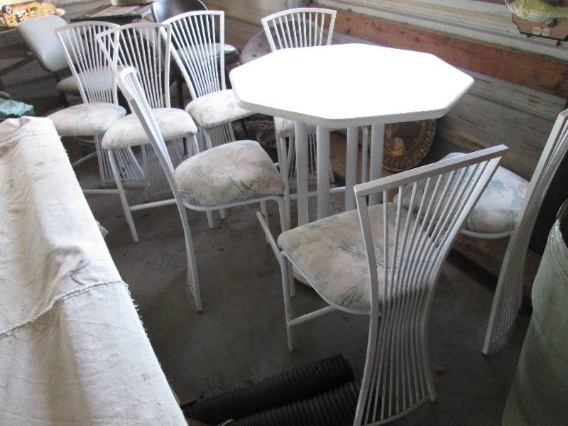 lot 312 image: Table wth 7 metal back chairs. Tabl...