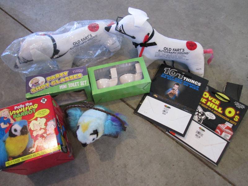 lot 47 image: Lot of party favors, whoopie cushio...