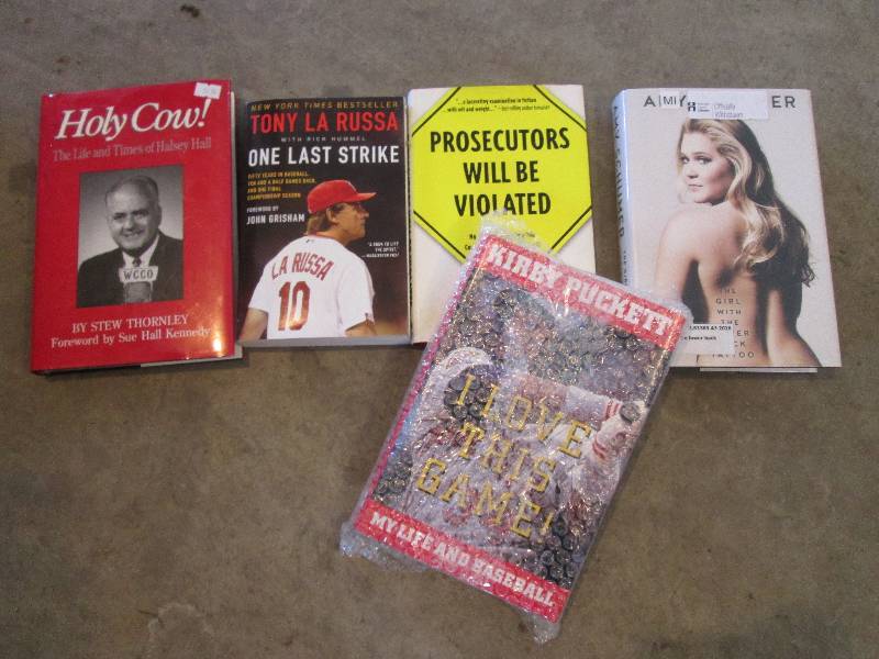lot 54 image: Lot of books in excellent condition...