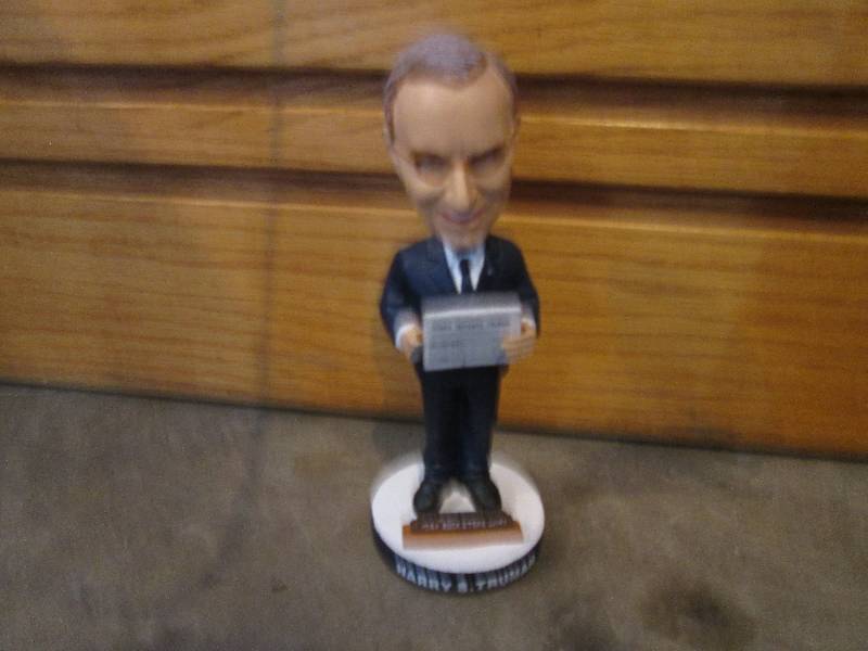 lot 82 image: Presidential bobblehead...
