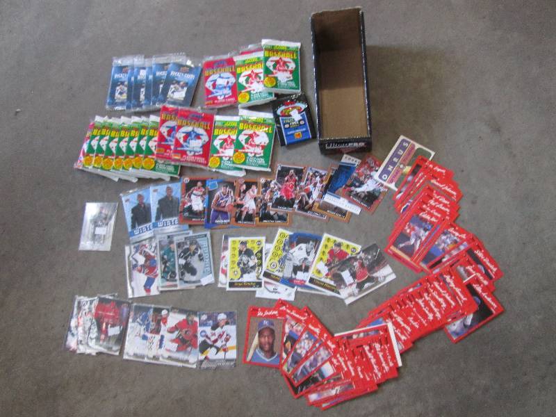lot 106 image: Large lot of star sports cards and ...