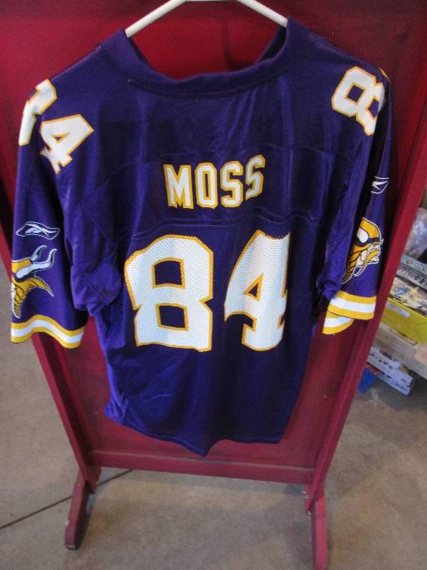 lot 118 image: Moss 84 jersey...