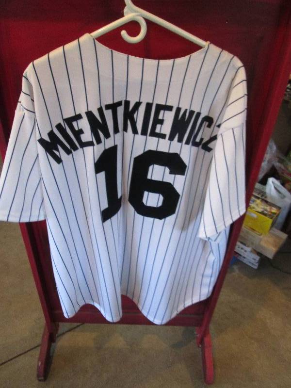 lot 123 image: Mientkiewicz 16 jersey...