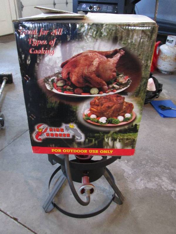 lot 128 image: King Kooker turkey fryer, new...