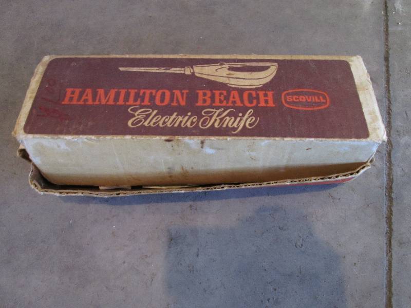 lot 147 image: Vintage Hamilton Beach electric kni...