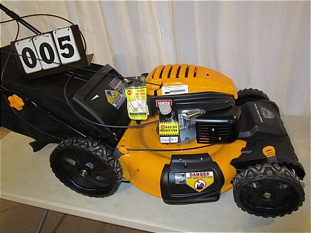 lot 5 image: Cub Cadet (MTD) Self Drive 3 in 1 Mower