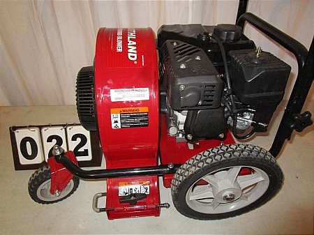 lot 22 image: Southland Walk Behind Blower