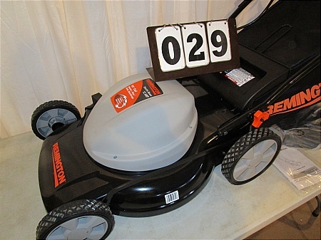 lot 29 image: Remington 12 Amp Electric Mower