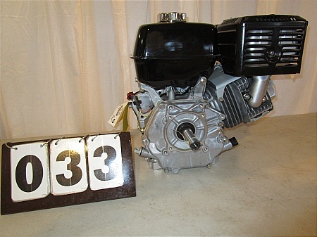 lot 33 image: Honda GX390 Horizontal Engine