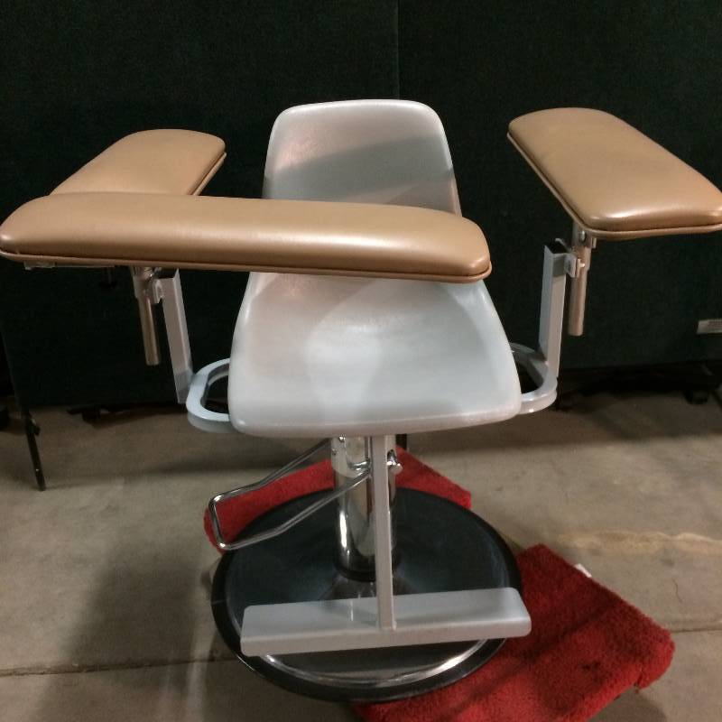 WOW Retails New $1000 Custom Comfort Adjustable Swivel Phlebotomy Blood Draw Chair With Hydraulic Lift - Grey Shell Seat And Oak Vinyl Arm Rests - Like New Condition&nbsp Great For Tattoos, Hair Styling &amp Manicures Too&nbsp Arms Etc Removable