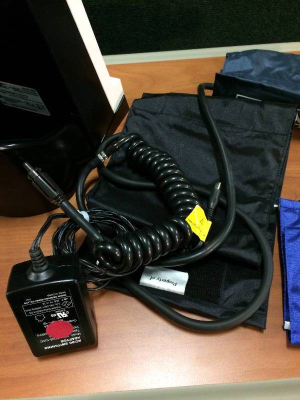ADC 9002 e-Sphyg II Automatic NIBP Blood Pressure Monitor with Small Adult, Adult and Large Adult BP Cuffs and Desktop Stand - Excellent Condition