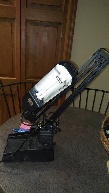 lot 42 image: Desk Light