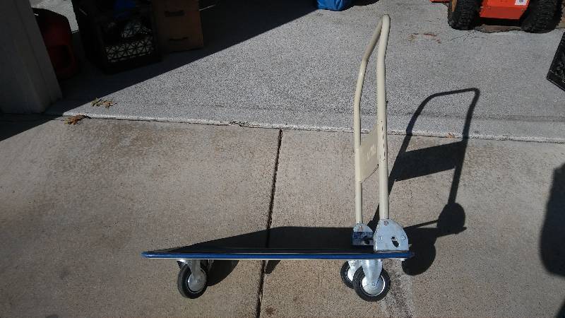 lot 11 image: Moving Cart