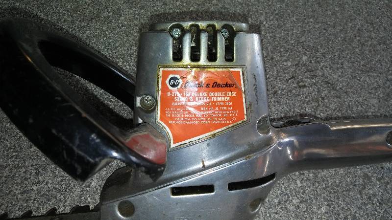 lot 22 image: Black & Decker 16 Corded Hedge Trimmer