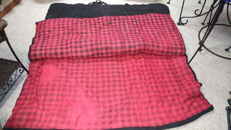 lot 41 image: 2 Person Coleman Sleeping Bag