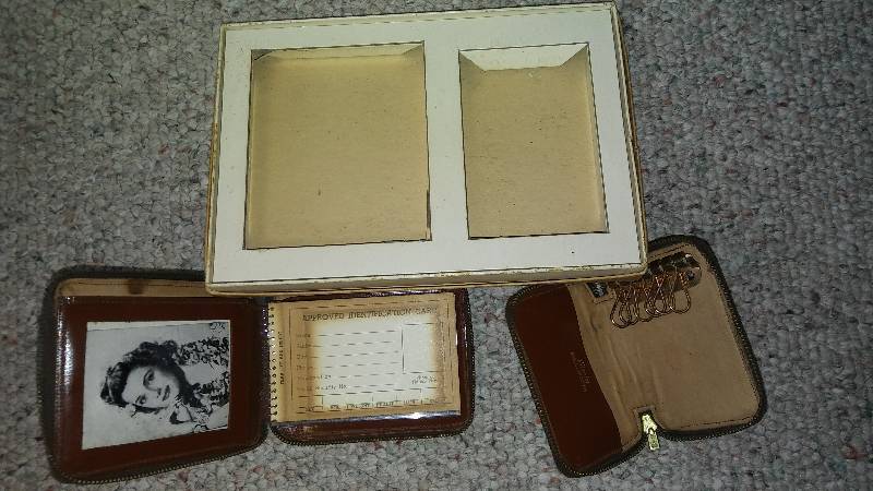 lot 81 image: WWII Military Wallet and Key Chain