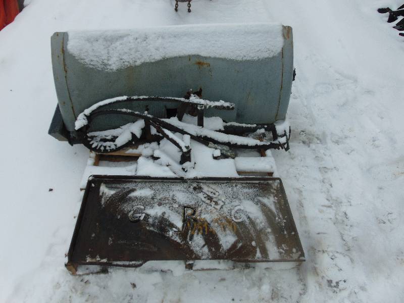 lot 2 image: 4 Sweepster Power Broom