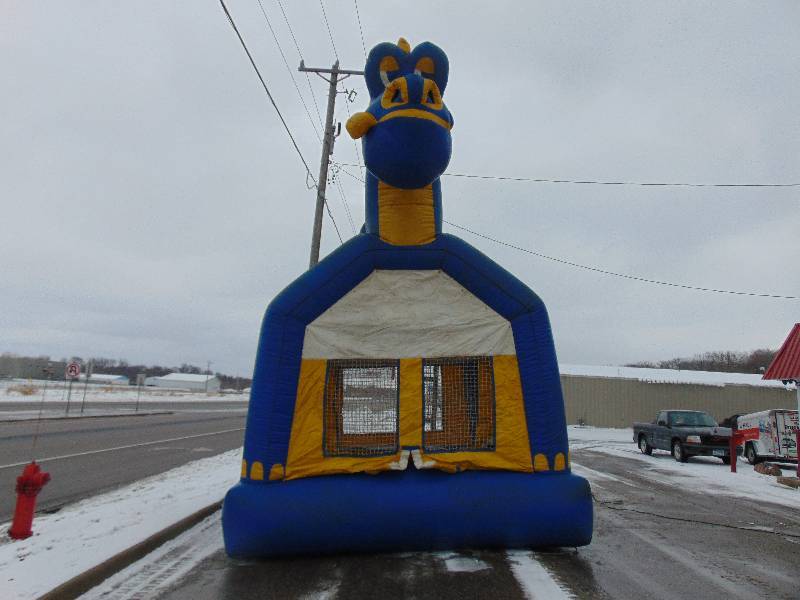 lot 3 image: 12 x 13 Bounce Dragon Jumper With Blower