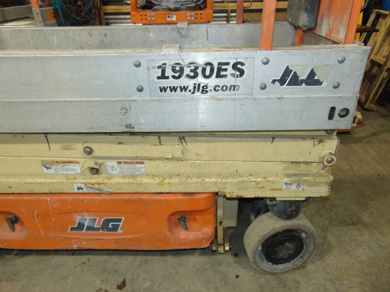 lot 10 image: JLG 1930ES 19 Scissor Lift