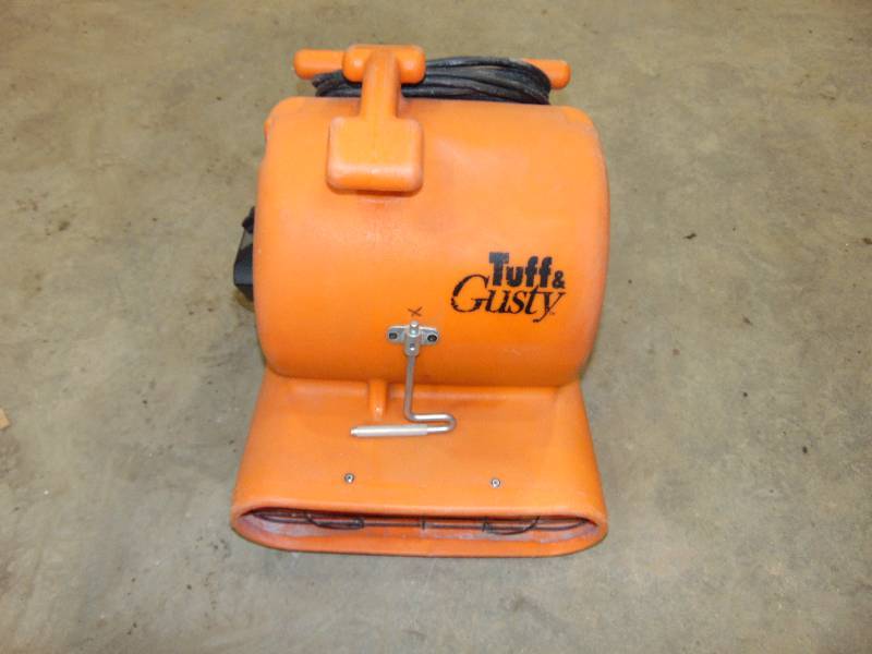 lot 16 image: Tuff & Gusty Carpet Fan