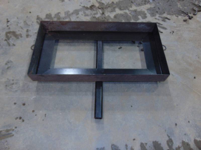lot 37 image: Hitch Rack