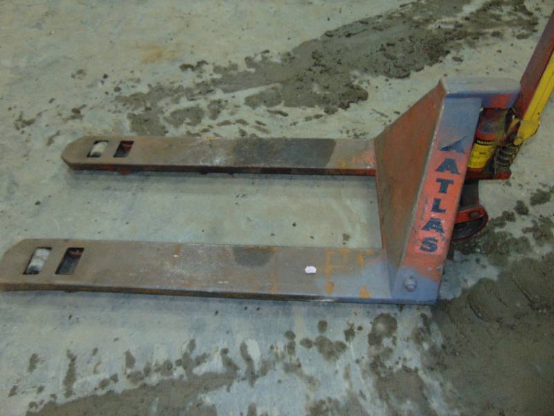 lot 42 image: Pallet Jack